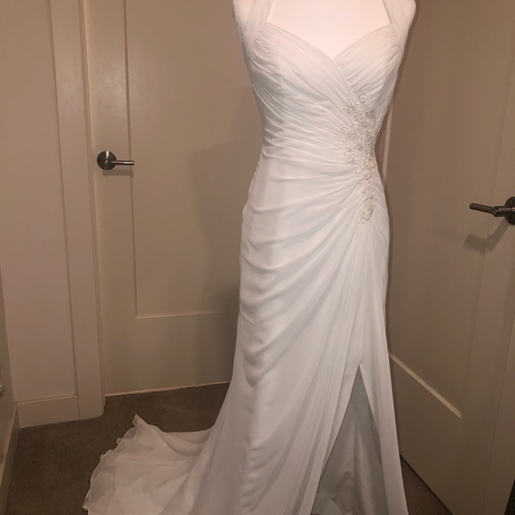 WEDDING DRESS - Picture 4 of 9
